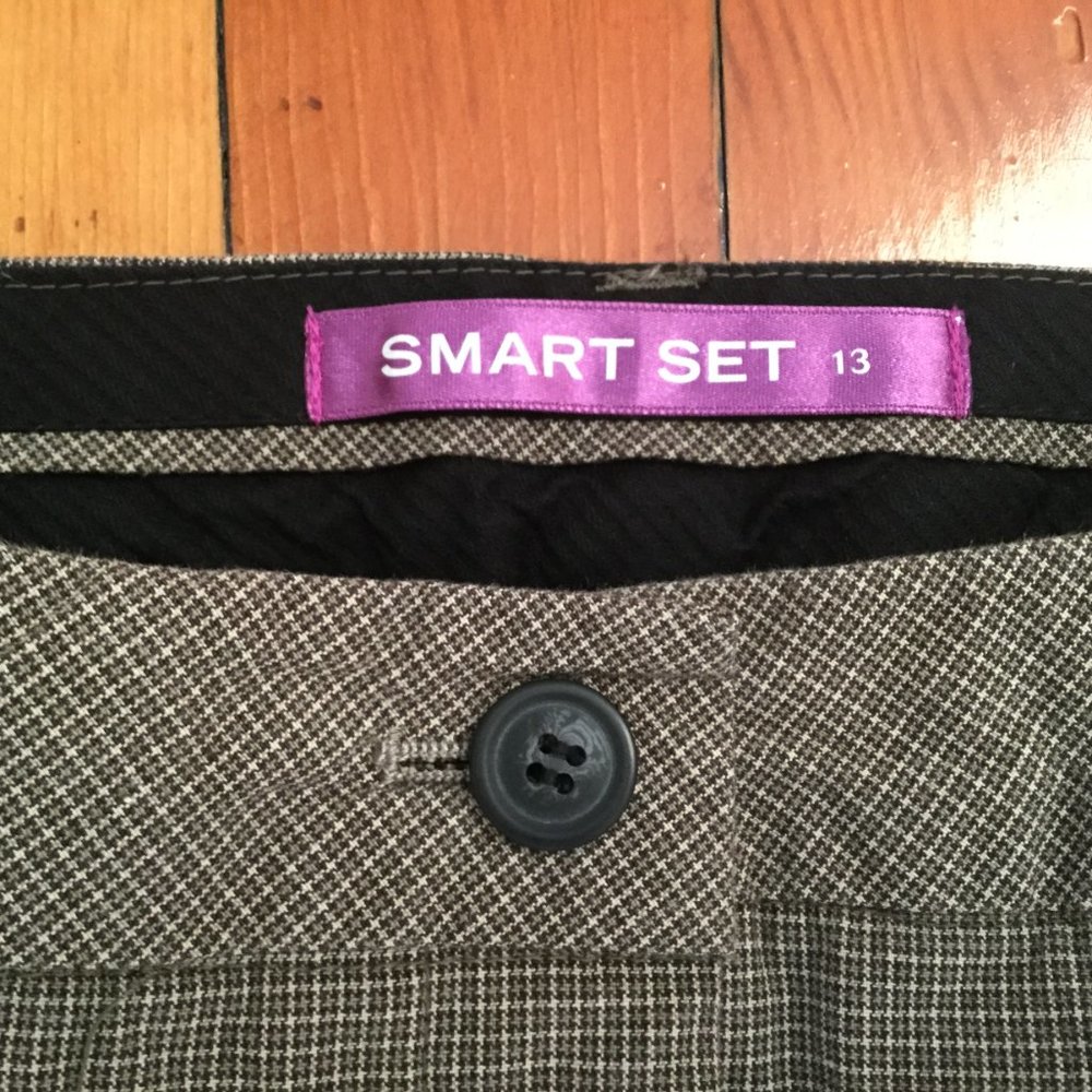 Smart Set Bermuda Shorts - Picture 3 of 8